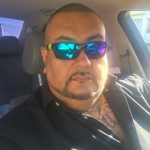 Meet your Posher, Carlos